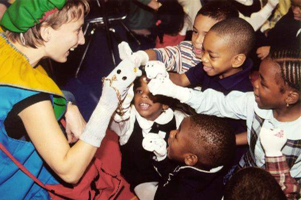 شيوه مداخله عروسكي تفكر انتقادي را در کودکان تقویت می‌کند