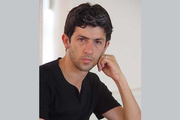 سیروس همتی در نمایش قطبالدین صادقی چه نقشی دارد؟ سیروس همتی در نمایش قطبالدین صادقی چه نقشی دارد؟