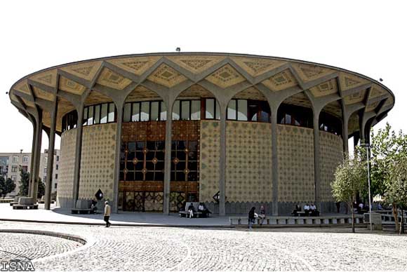 رایزنی با یک متخصص سوییسی برای نورپردازی محیط پیرامونی تئاتر شهر