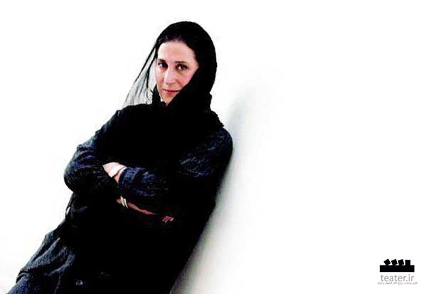 فاطمه معتمد آریا ننه دلاور را بازی می کند