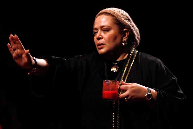 گفتوگو با بهاره رهنما، بازيگر نمايش بادي كه تو راخشك كرد، مرا برد گفتوگو با بهاره رهنما، بازيگر نمايش بادي كه تو راخشك كرد، مرا برد