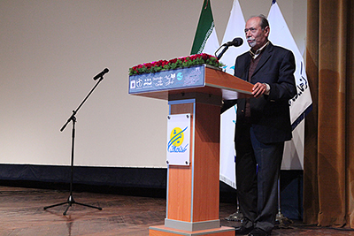 سی و دومین جشنواره تئاتر فجر افتتاح شد/ نصیریان: تولید هنری را به هنرمندان بسپارید