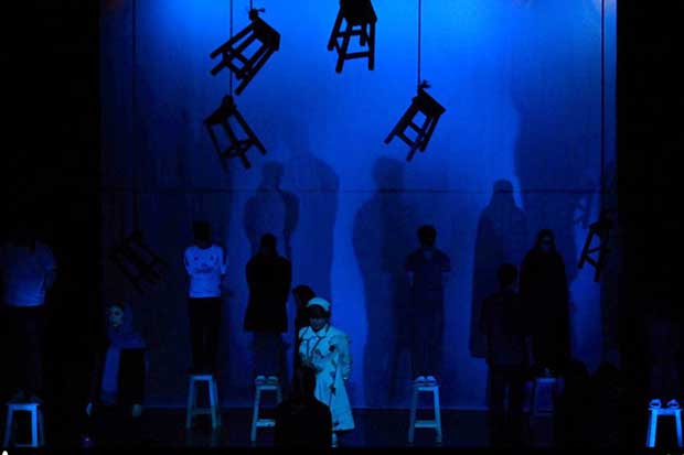 جسارت اجرای «احساس آبی مرگ» در تماشاخانه‌ی «سنگلج»