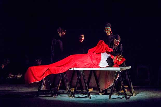 آثاری که در دومین روز جشنواره تئاتر فجر مشهد روی صحنه رفت/ استقبال از 