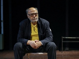 جشن تولد اکبر زنجانپور در جشنواره تئاتر فجر