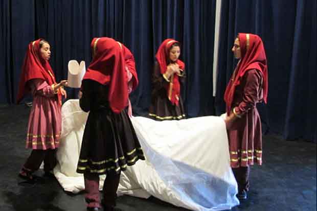 انگار در همه چیز جشنواره‌ی تئاتر فجر تعجیل وجود دارد