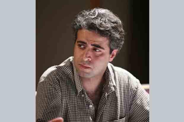 انتقاد ایوب آقاخانی از روند داوری‌های جشنواره تئاتر فجر