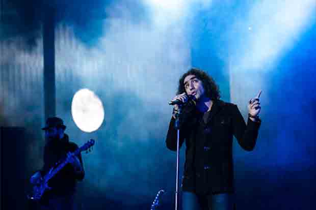 محمد رحمانیان رضا یزدانی را به  صحنه می آورد