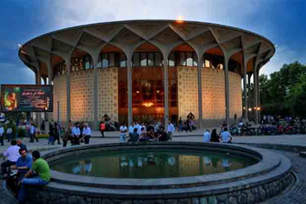 مدیر سازمان زیباسازی شهرداری از تئاترشهر بازدید کرد