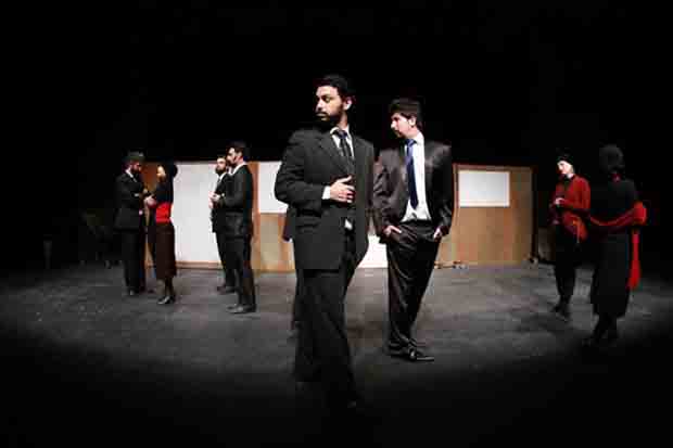 «زندگی انسان» تا 22 اسفند در تالار مولوی ادامه دارد