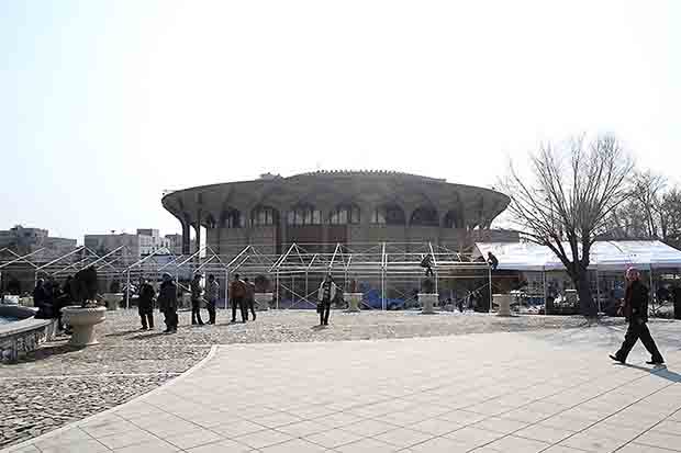 گلایه تینو صالحی از مدیر تئاتر شهر