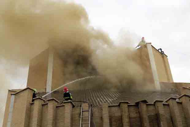 علت آتش‌سوزی سالن سلمان ساوجی ساوه هنوز مشخص نیست