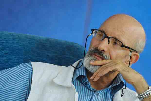 آیا فتحعلی بیگی کارگردان نمایش «فیسپوک» است؟