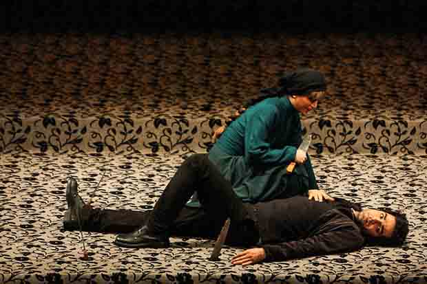 نمایش «مرداب روی بام» با تخفیف ارائه می شود