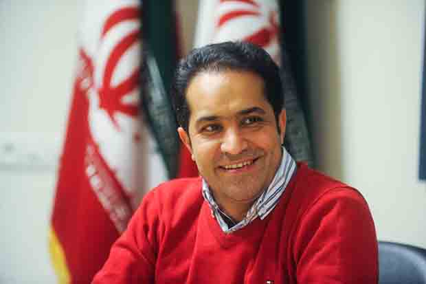 افشین هاشمی با نمایشنامه‌های رحمانیان به آمریکا می رود