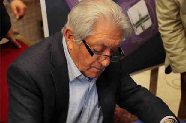 عزت‌الله انتظامی زنگ نمایش «مده‌آ» را به صدا در می‌آورد