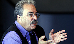 هادی مرزبان: برای تئاتر کیسه ندوخته‌ام