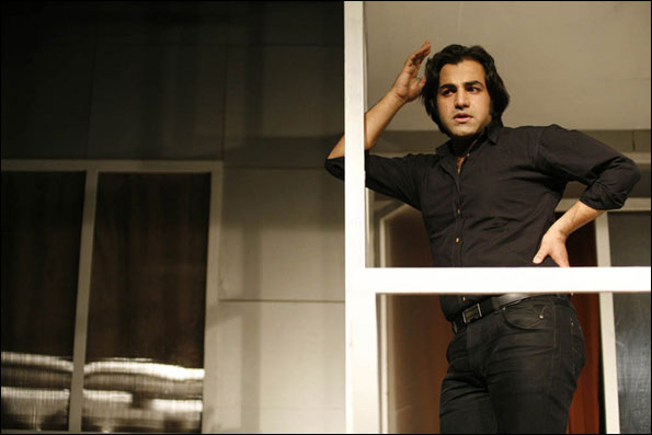 چه کسی می‌تواند رفتارهایی که با هنرمندان می‌شود با ورزشکاران بکند