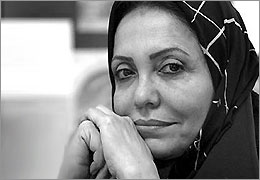 از مواد بازیافتی استفاده کردیم تا از چیزهای دور ریختنی تئاتر بهره ببریم