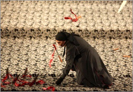 یادداشت:  نگاهی به نمایش˝ مرداب روی بام˝ / هیچ اطمینانی نیست