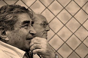 «زیباترین گل کاغذی سپید دنیا» به سمندریان و روستا تقدیم شد