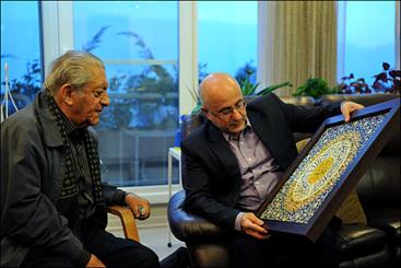 نبینیم استخوان هنرمند شکسته و صدایش به مردم نرسیده است