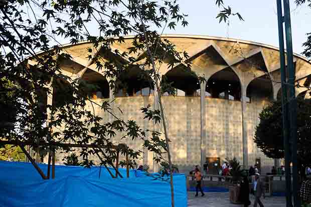 طاهری از استعفای مدیر تئاتر شهر اظهار بی‌اطلاعی کرد