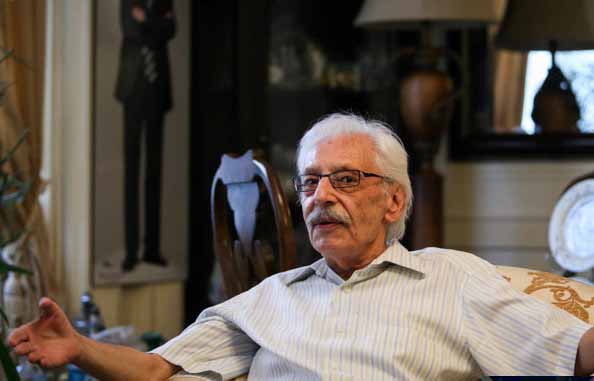 جمشید مشایخی چشماش را به دست وزیر سپرد جمشید مشایخی چشماش را به دست وزیر سپرد