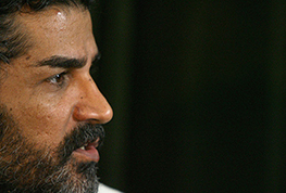 میکائیل شهرستانی داستان خوانی می کند