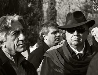 فرمان‌آرا نمایش «مردی برای تمام فصول» را کارگردانی می کند