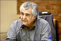 محمود عزیزی: دانش دانشجویان تئاتر ما به روز نیست