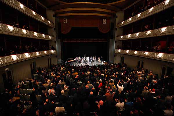 چگونه یک تئاتر موفق به پایان نمی‌رسد؟