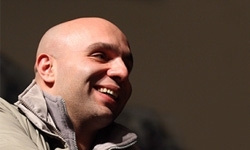 نمایش‌های برگزیده تئاتر کودک و نوجوان در نقاط مختلف کشور نمایش داده شود