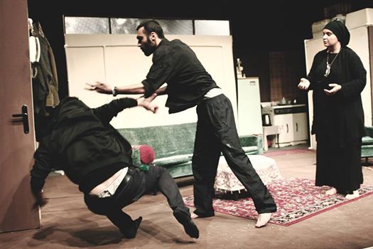 نمی‌توانیم چشم به روی مشکلات سیاسی-اجتماعی ببندیم