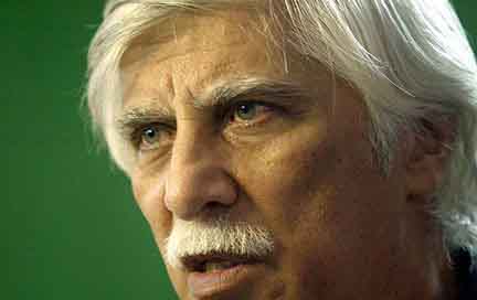 چرا اولویت با نمایشنامه بهرام بیضایی نیست؟