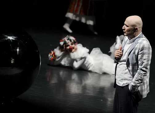 نگاهی به نمایش ˝فاوست˝/چالشی متفکرانه با نویسنده ایرانی