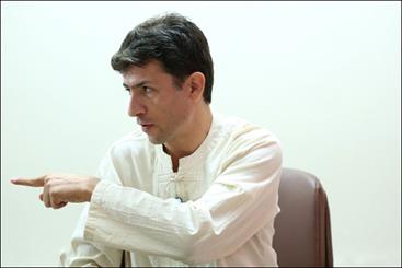 همتی:  14 میلیارد بودجه تئاتر صرف چه می‌شود