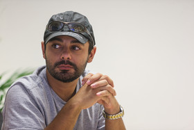 سام قریبیان بازیگر یک نمایش شد