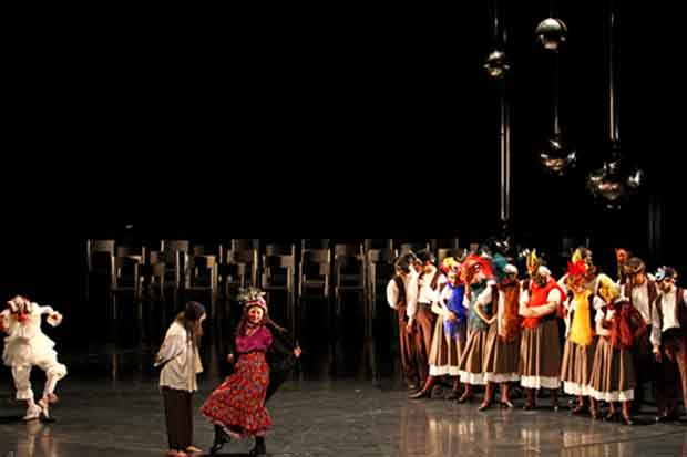 ˝ننه دلار و فرزندانش˝، ˝محاکمه زورو˝و... / اجرای 21 نمایش در تعطیلات آخر هفته