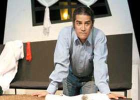 آغاز اجرای نمایش 