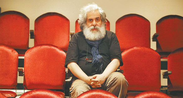 محمد رحمانیان از «ترانههای محلی» میگوید/ امیدوارانه تئاتر اجرا میکنم محمد رحمانیان از «ترانههای محلی» میگوید/ امیدوارانه تئاتر اجرا میکنم