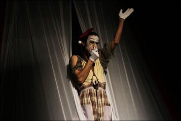 «ابرهای باران زا» به صحنه می‌آید