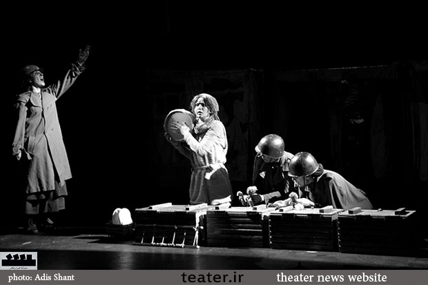 نگاهی به نمایش ˝ننه دلاور و فرندانش˝