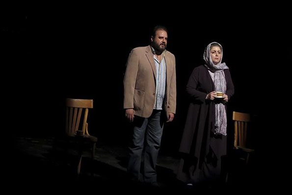 ژاله صامتی به دنیای کارگردانی تئاتر گام گذاشت/ «برف سرخ» با بازی زوج هنرمند