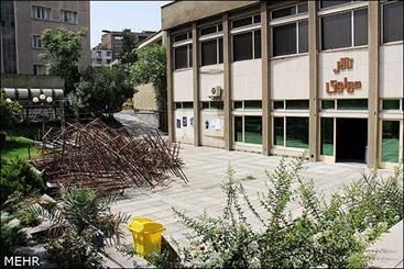 افشاریان: تضمینی برای ادامه فعالیت تالار مولوی هست؟