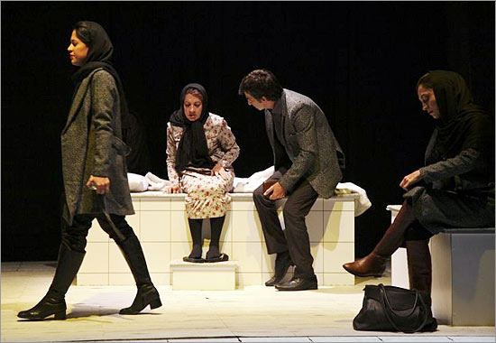 نگاهی به نمایش ˝ماضی استمراری˝/عادل منو از این خونه ببر