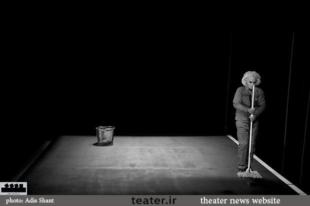 آیدین الفت: استفاده از تکنیک در تئاتر دست بازیگر را نمی‌بندد