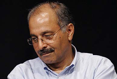 محمدرضا خاکی با «فهرست» به تئاتر شهر می آید