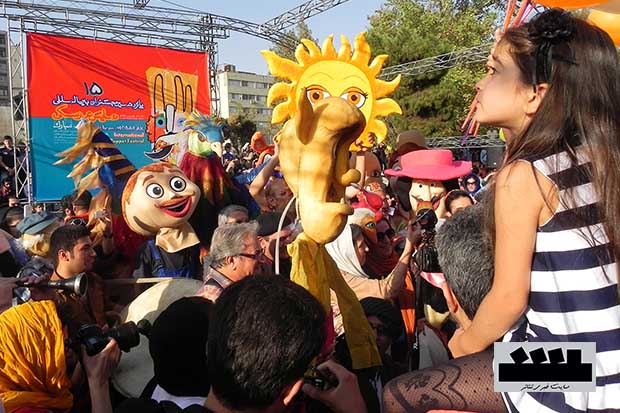 سنجد آمد/ تئاترشهر، برج میلاد و نیاوران میزبان آثار خیابانی تئاتر عروسکی