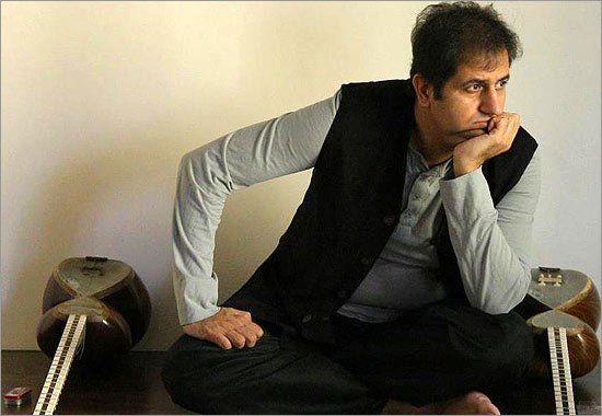 علی‌ صمدپور و آهنگسازی یک تئاتر